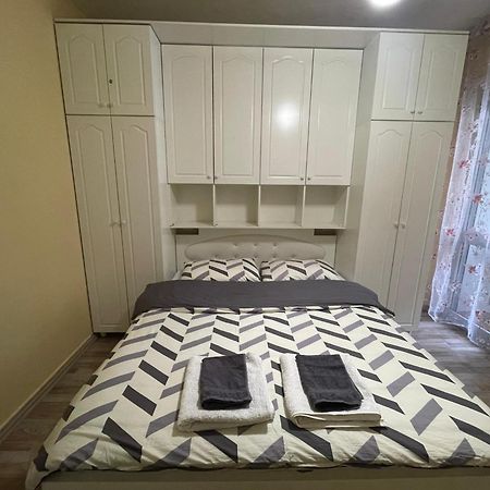 Bricks Apartment Near Pazari I Ri Tirana Bagian luar foto