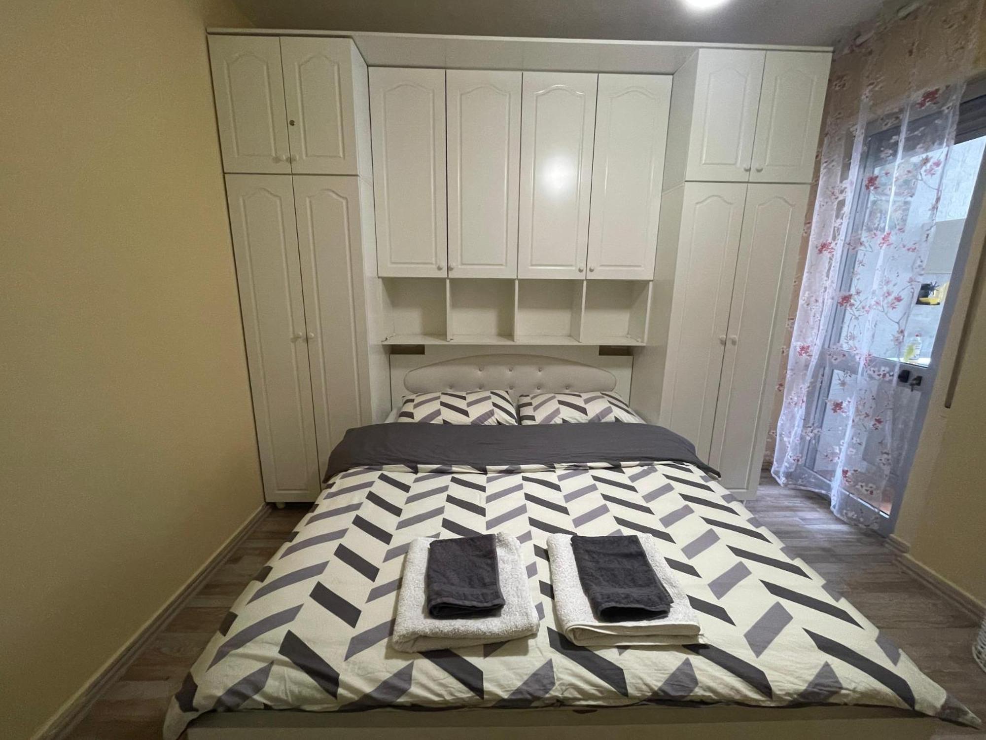Bricks Apartment Near Pazari I Ri Tirana Bagian luar foto