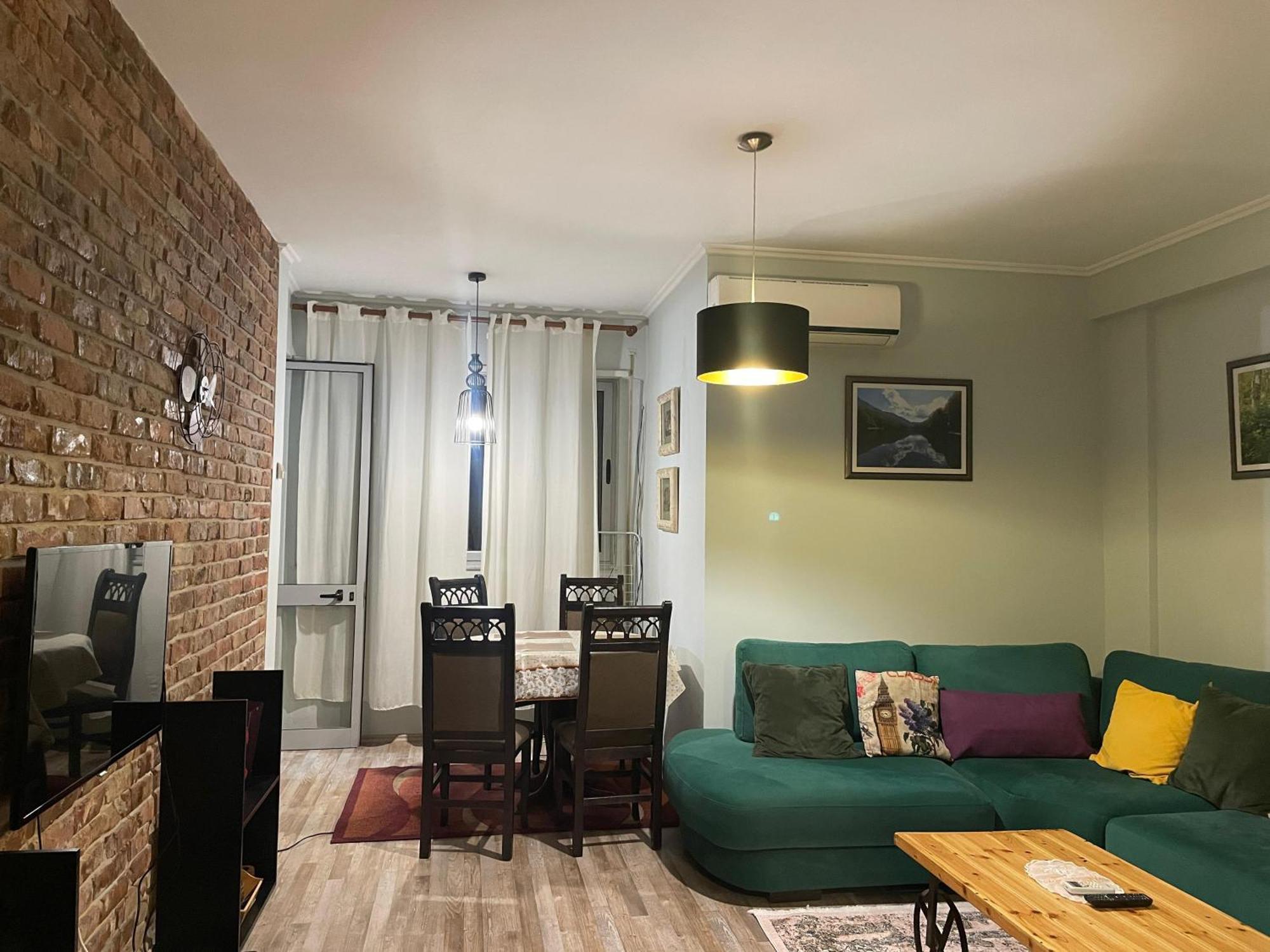 Bricks Apartment Near Pazari I Ri Tirana Bagian luar foto