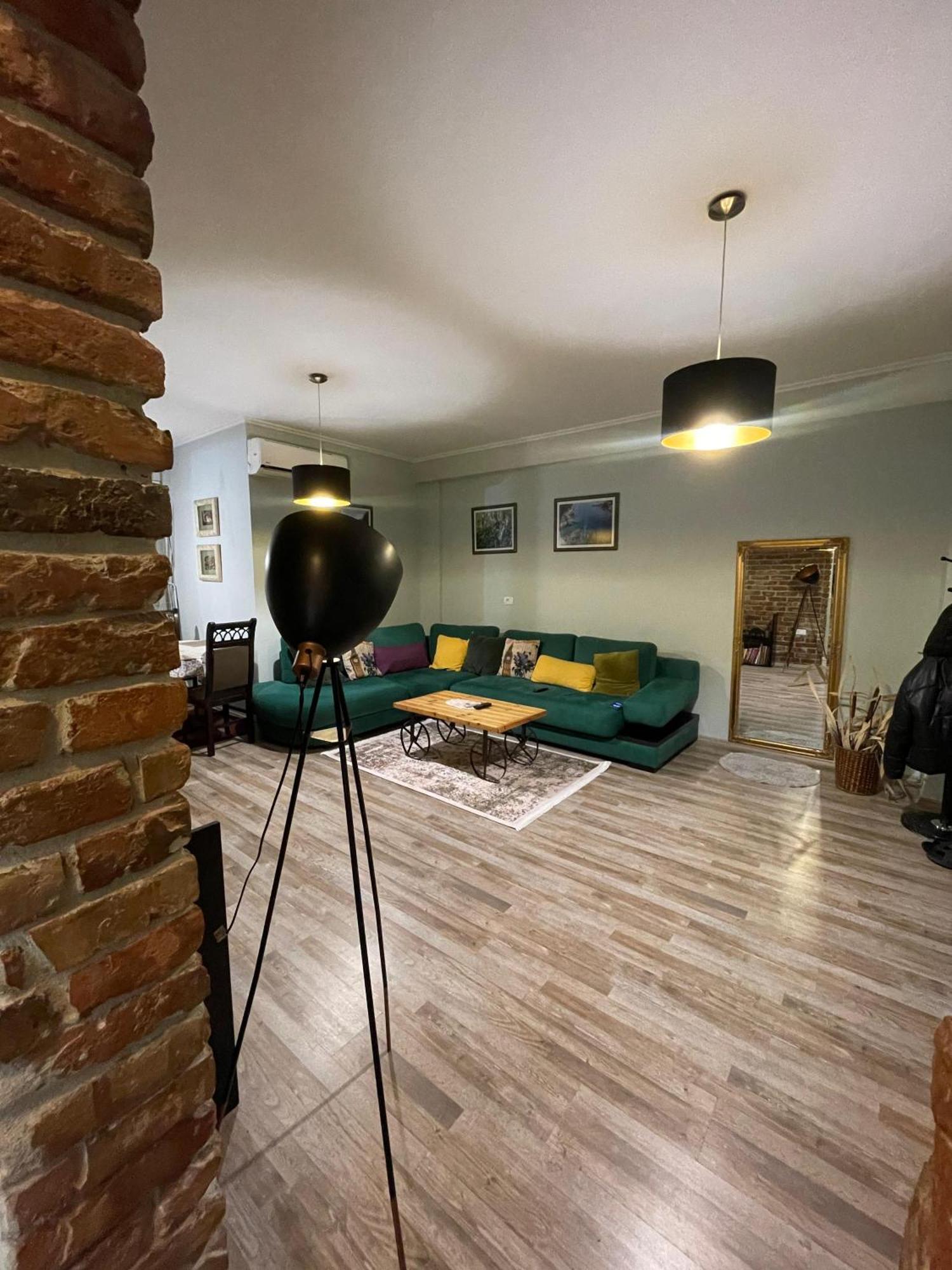 Bricks Apartment Near Pazari I Ri Tirana Bagian luar foto