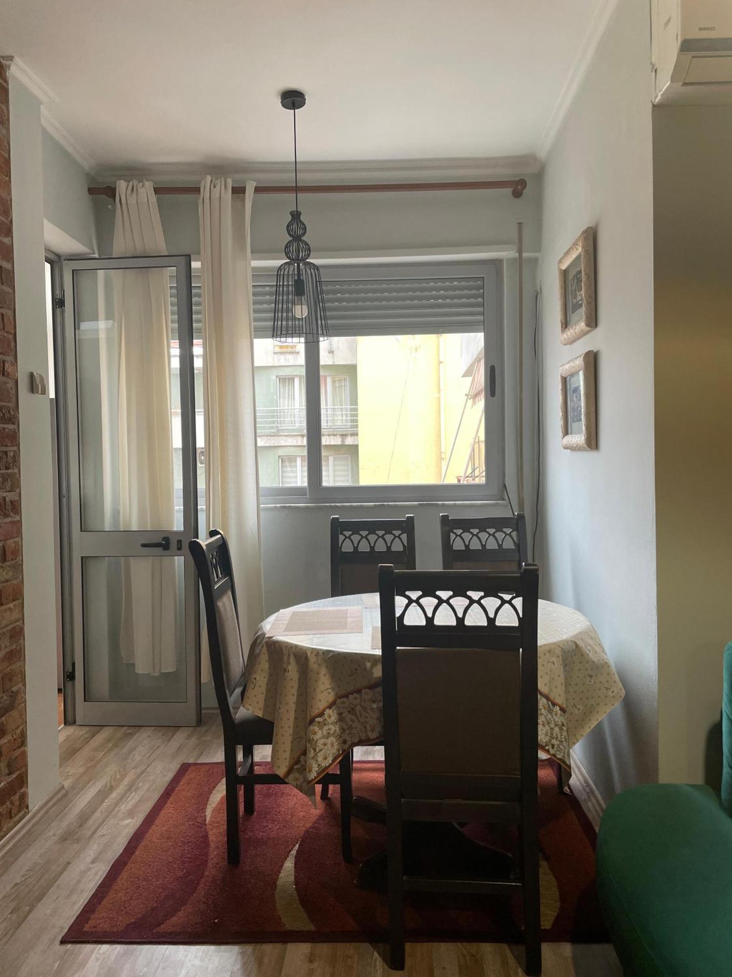 Bricks Apartment Near Pazari I Ri Tirana Bagian luar foto