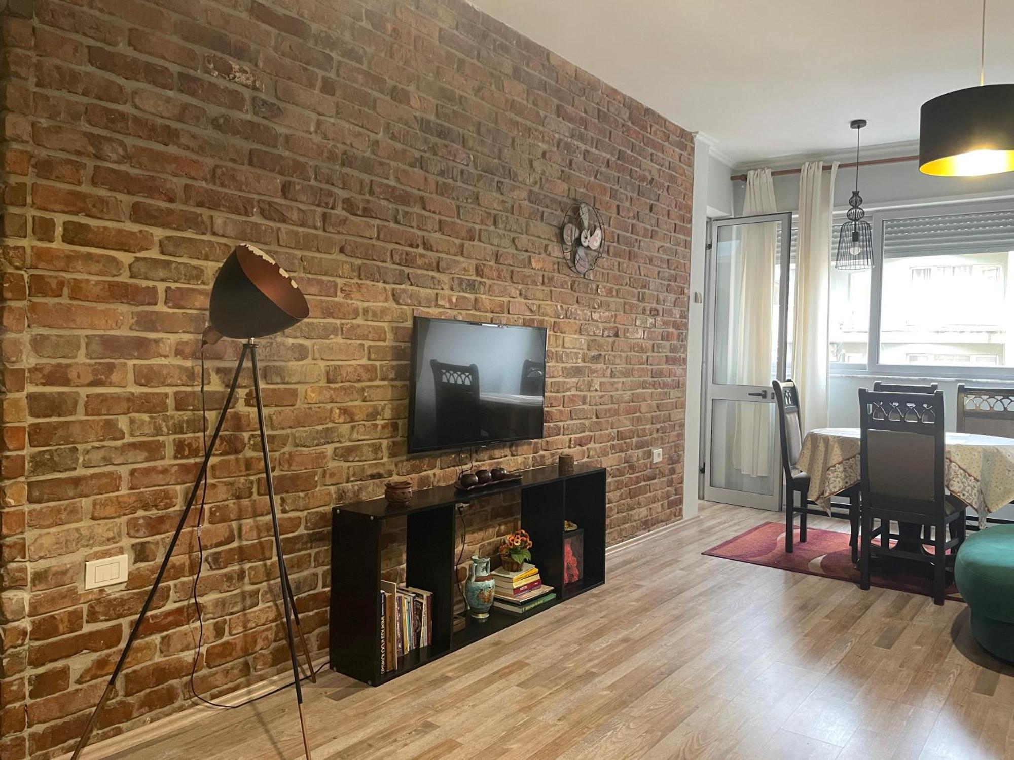 Bricks Apartment Near Pazari I Ri Tirana Bagian luar foto